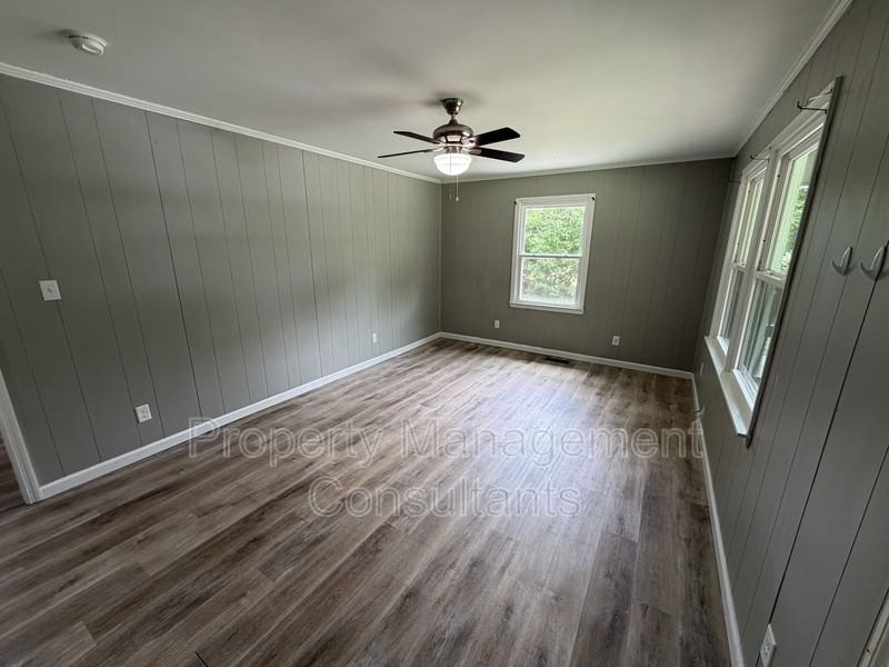 425 Bainbridge Loop - Photo 3 of 10