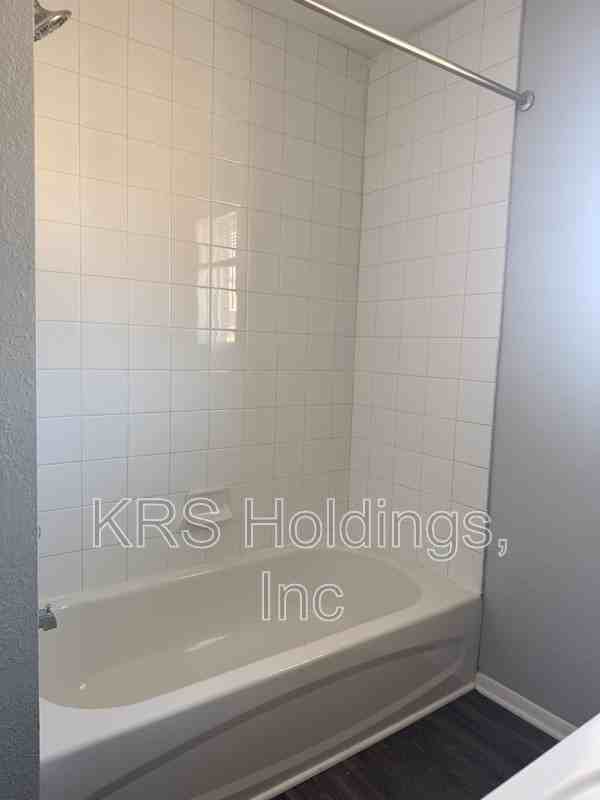 4104 Newsome Dr - Photo 3 of 4