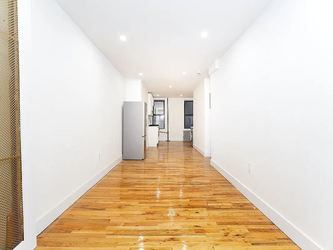 345 8th Ave Apt 6k #NA - Photo 4 of 9