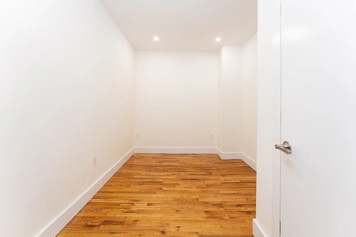 345 8th Ave Apt 6k #NA - Photo 5 of 9