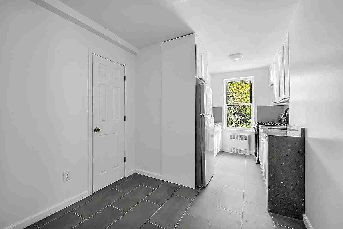 8611 34th Ave Unit 5v #NA - Photo 5 of 10