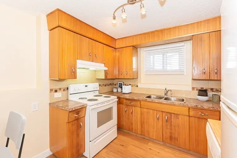 153 Woodvale Road West #BS - Photo 4 of 30