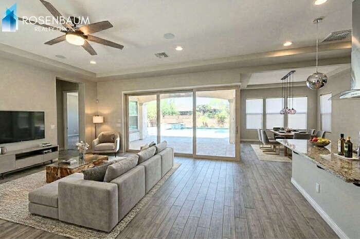 3024 E Robin Ln - Photo 3 of 26