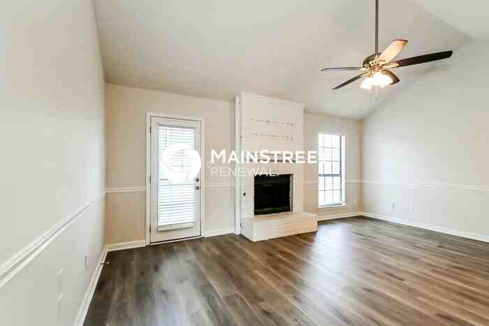 10126 Stephenson Ln - Photo 3 of 16