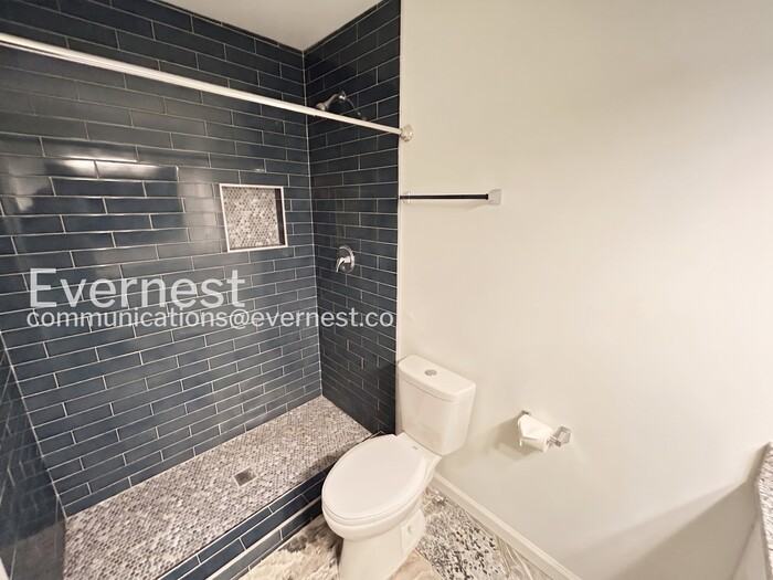 323 N Briar Rdg - Photo 3 of 29