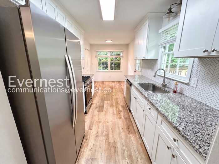 323 N Briar Rdg - Photo 4 of 29