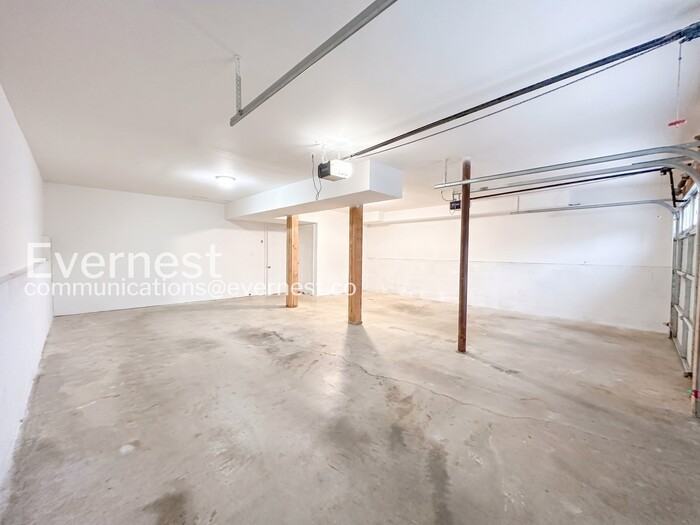 323 N Briar Rdg - Photo 5 of 29