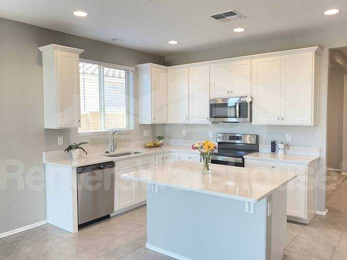 1653 W Hopi Dr - Photo 5 of 30