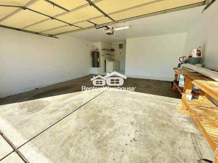 16712 N 160th Ave - Photo 3 of 19