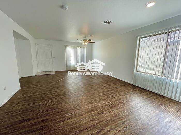 16712 N 160th Ave - Photo 5 of 19