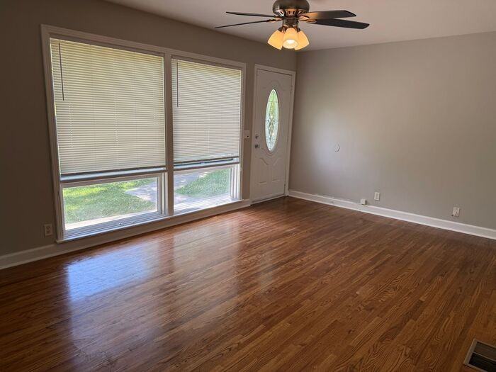 256 Willow Ln - Photo 3 of 26