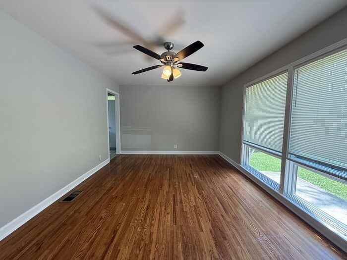 256 Willow Ln - Photo 4 of 26