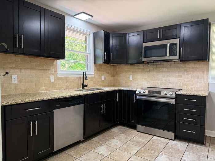 256 Willow Ln - Photo 6 of 26