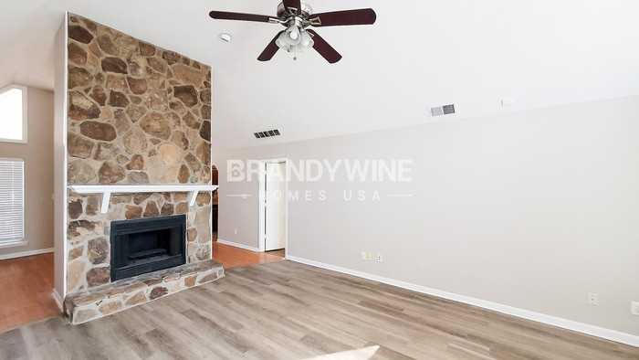 125 Cowan Dr - Photo 4 of 13