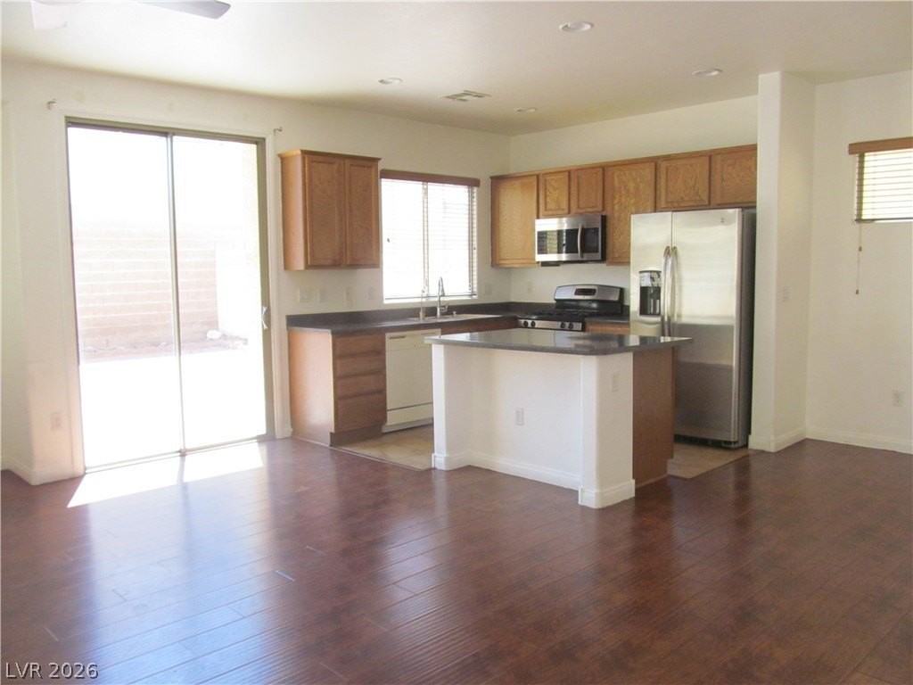 5357 Coral Ribbon Ave - Photo 3 of 27