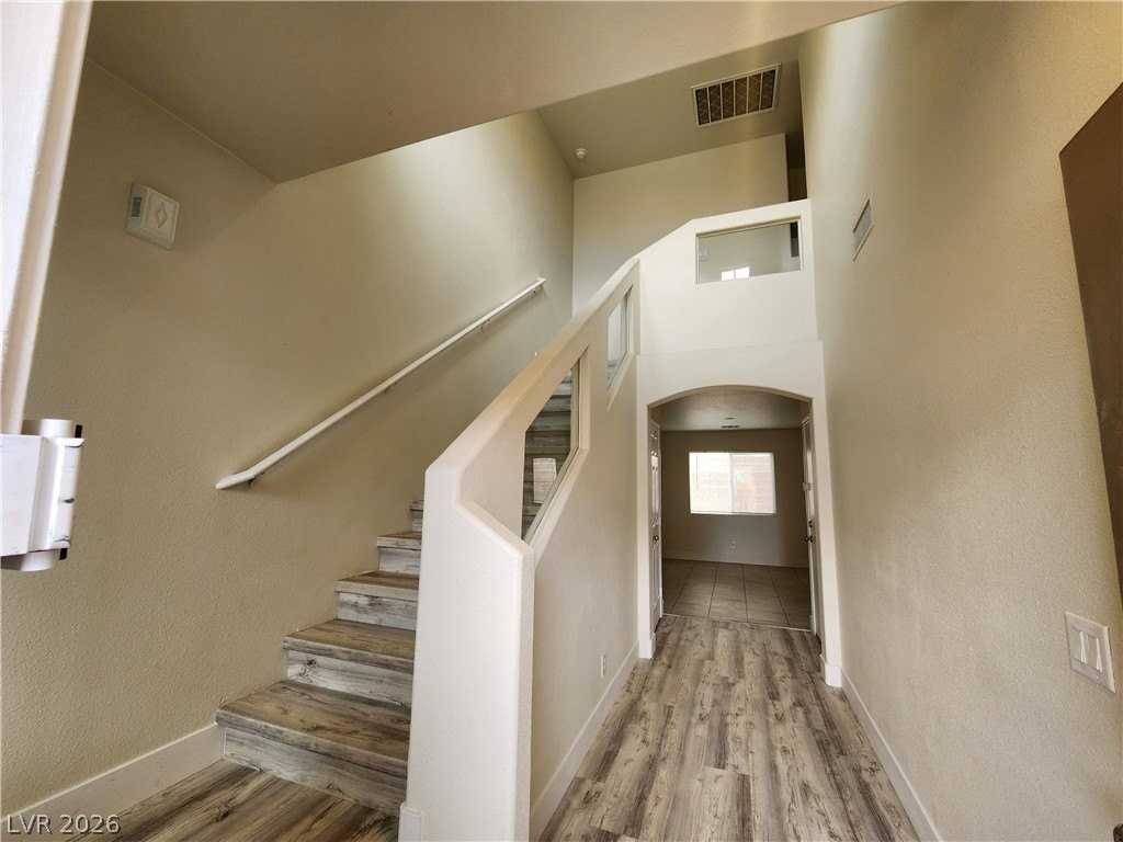 9215 Onesto Ave - Photo 2 of 50