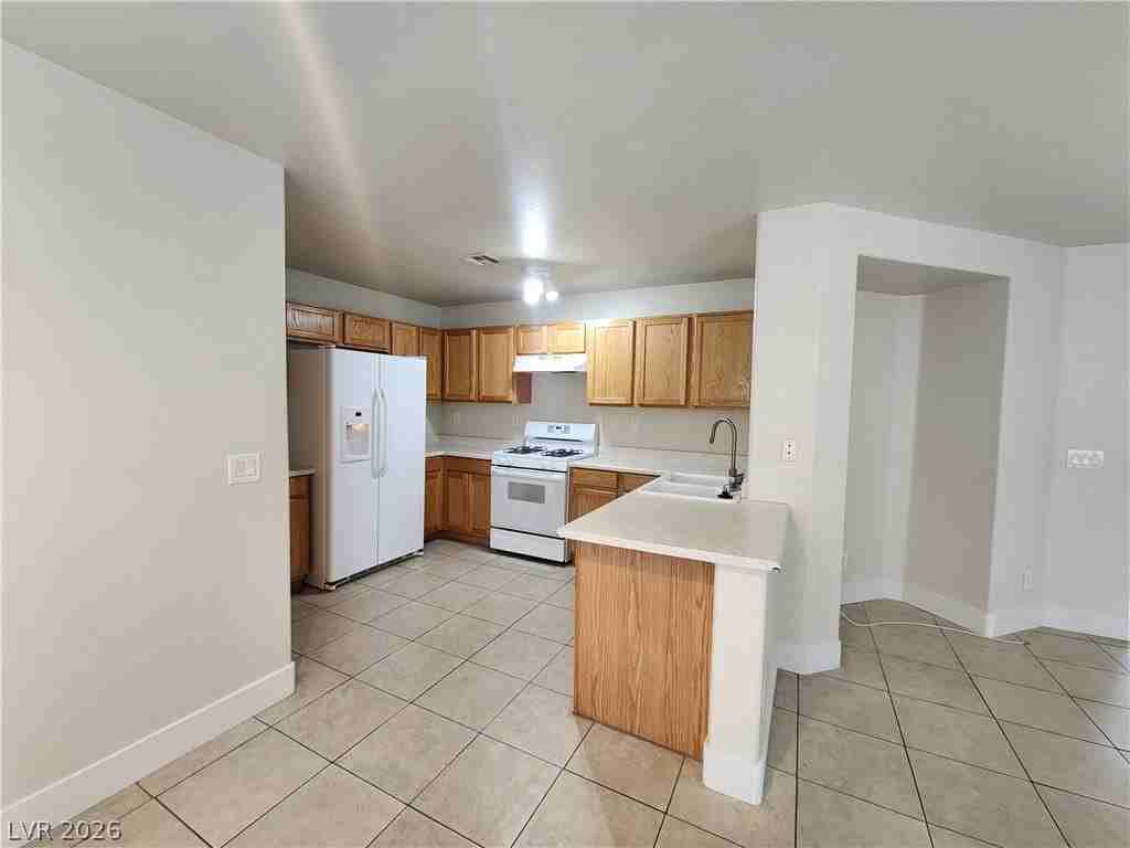 9215 Onesto Ave - Photo 3 of 50