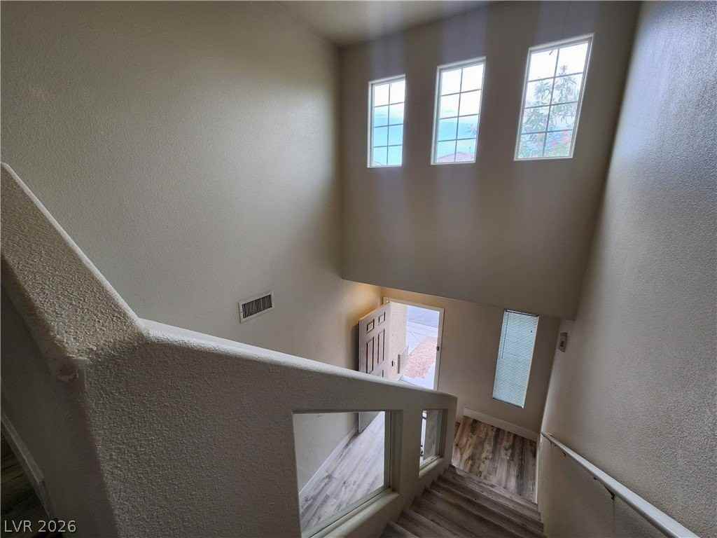 9215 Onesto Ave - Photo 4 of 50