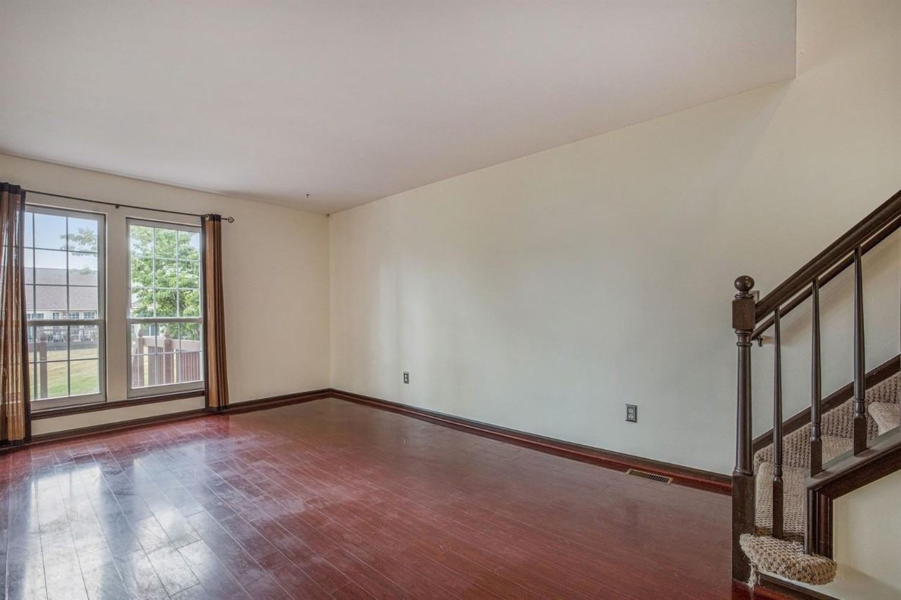 3088 Village Cir - Photo 2 of 29