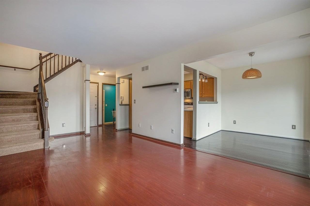 3088 Village Cir - Photo 3 of 29
