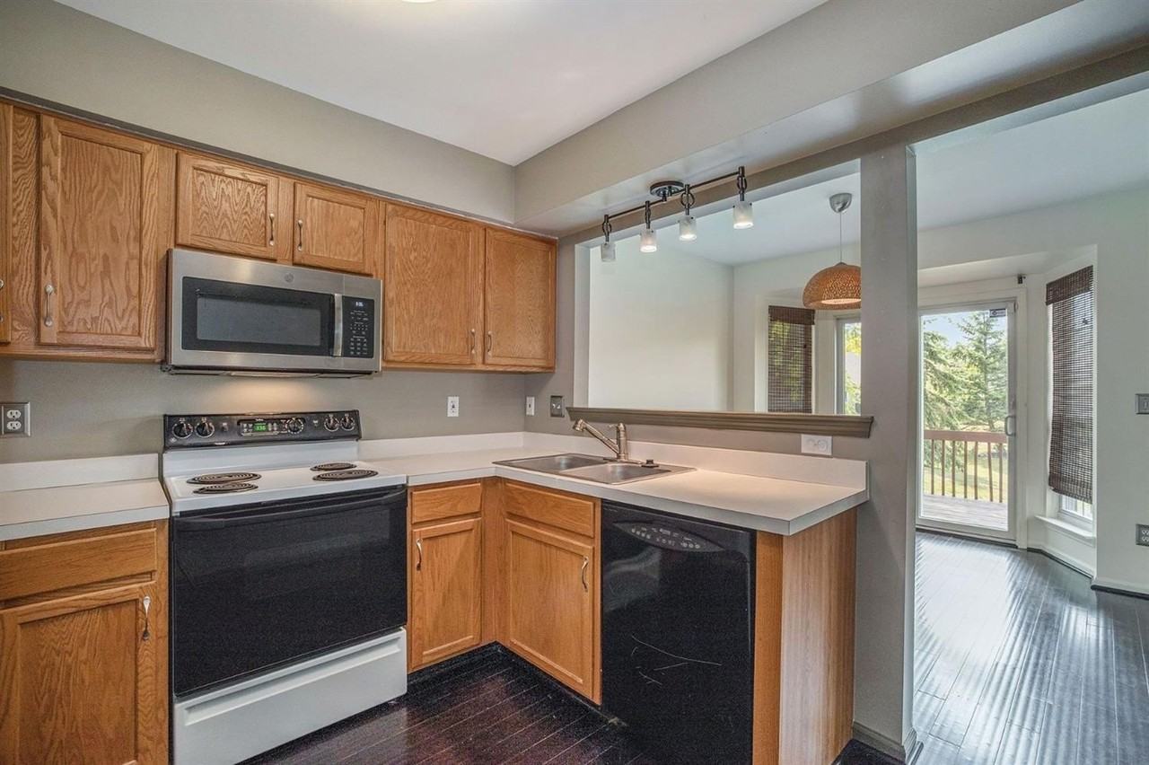 3088 Village Cir - Photo 7 of 29