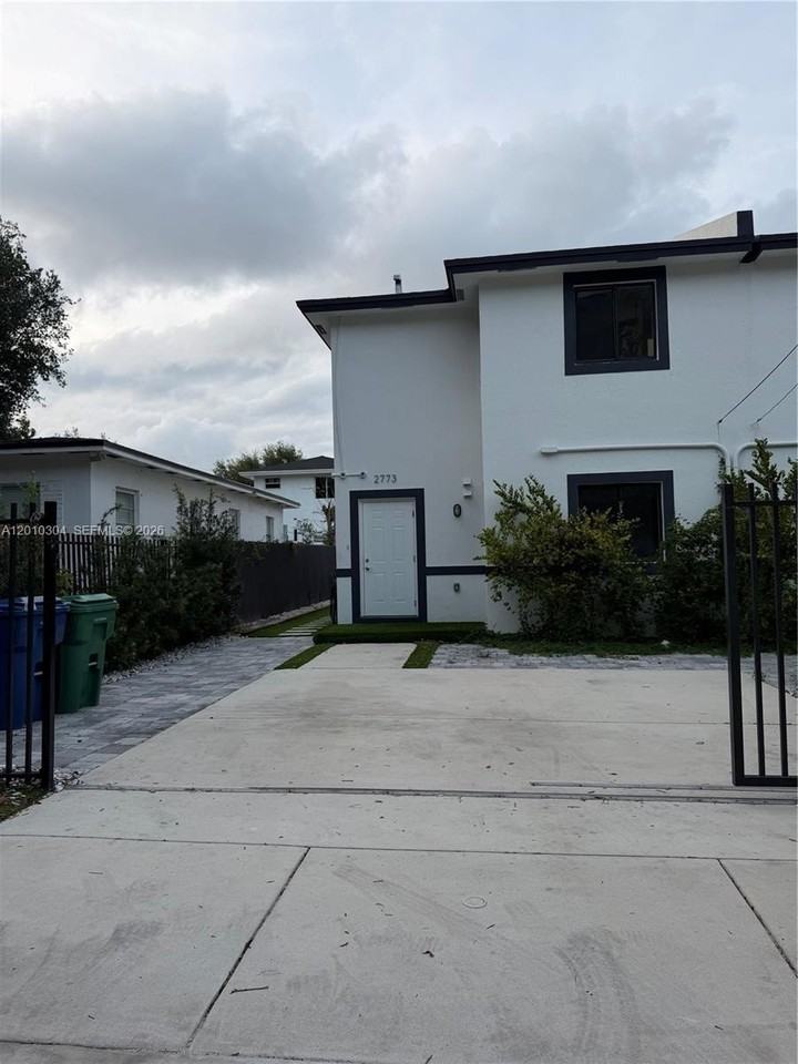 2773 Nw 43rd Ter - Photo 2 of 25
