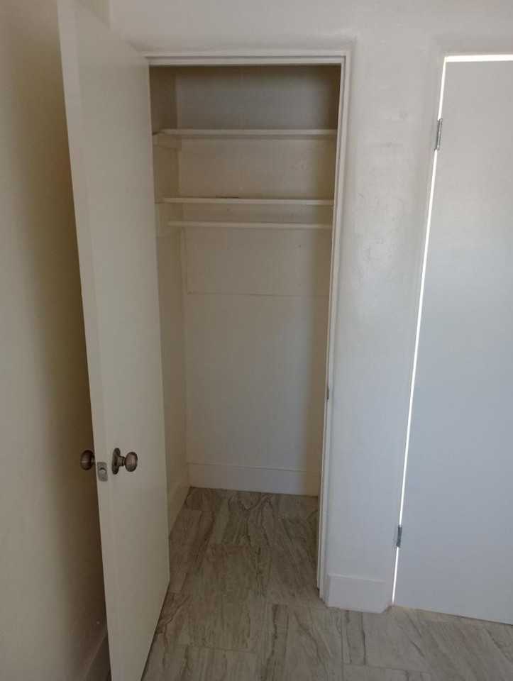 301 N Sunshine Blvd #04 - Photo 4 of 10