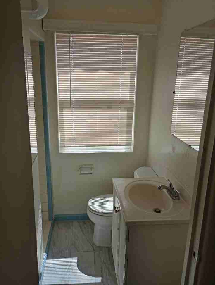 301 N Sunshine Blvd #04 - Photo 5 of 10