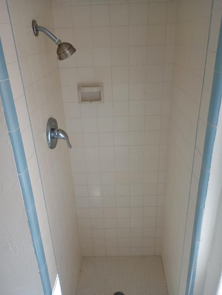 301 N Sunshine Blvd #04 - Photo 6 of 10