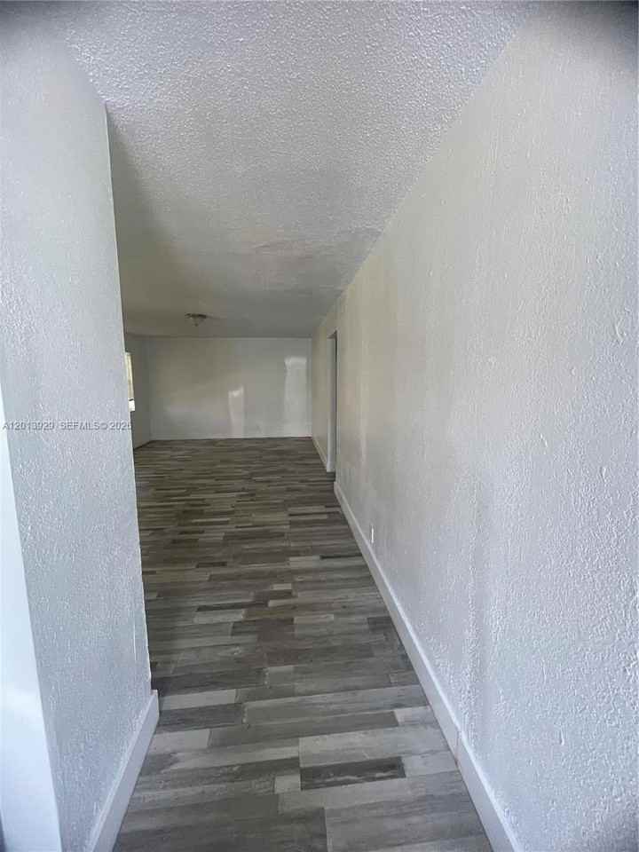1532 Sw 5th Pl #A1 - Photo 2 of 16