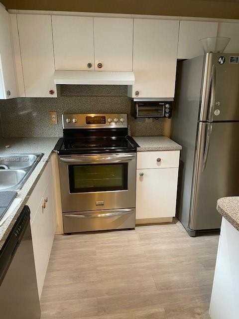 807 W Oakland Park Blvd #G2 - Photo 2 of 15