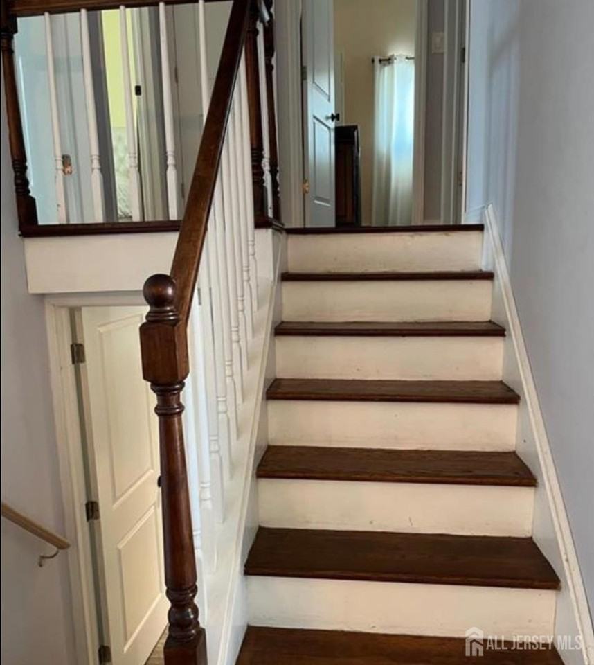 42 Albert Dr - Photo 6 of 18