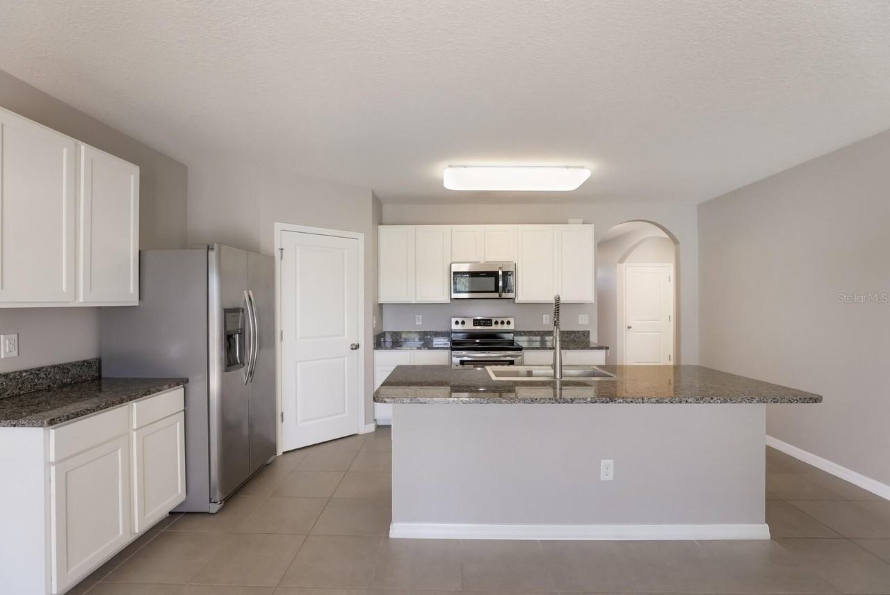 5532 Ashton Cove Ct - Photo 7 of 28