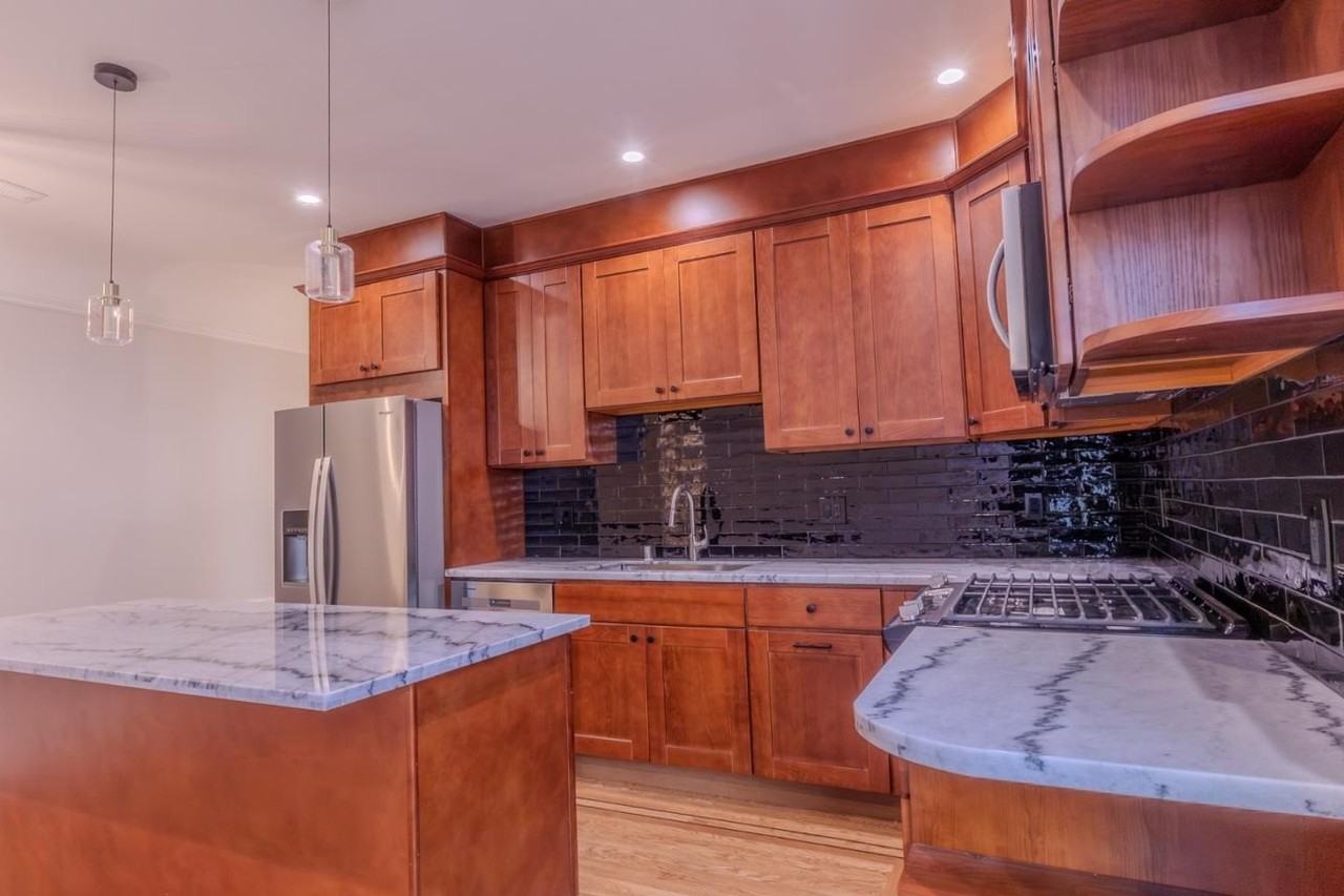 2018 Oakdale Ave - Photo 5 of 35