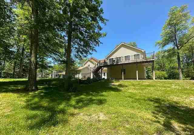 1055 Bruynswick Rd - Photo 4 of 39