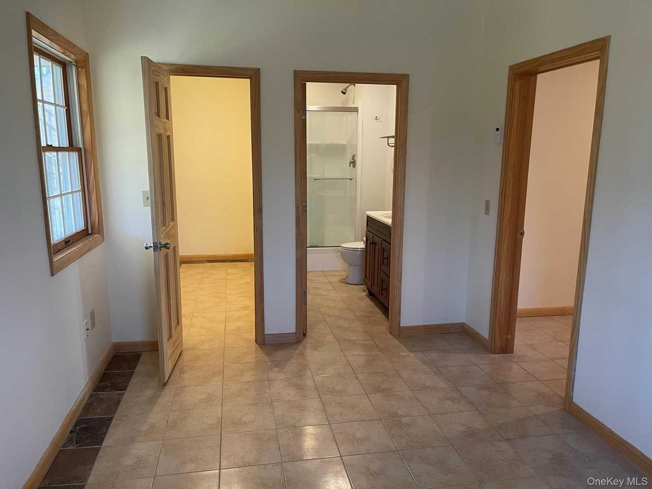 1055 Bruynswick Rd - Photo 7 of 39