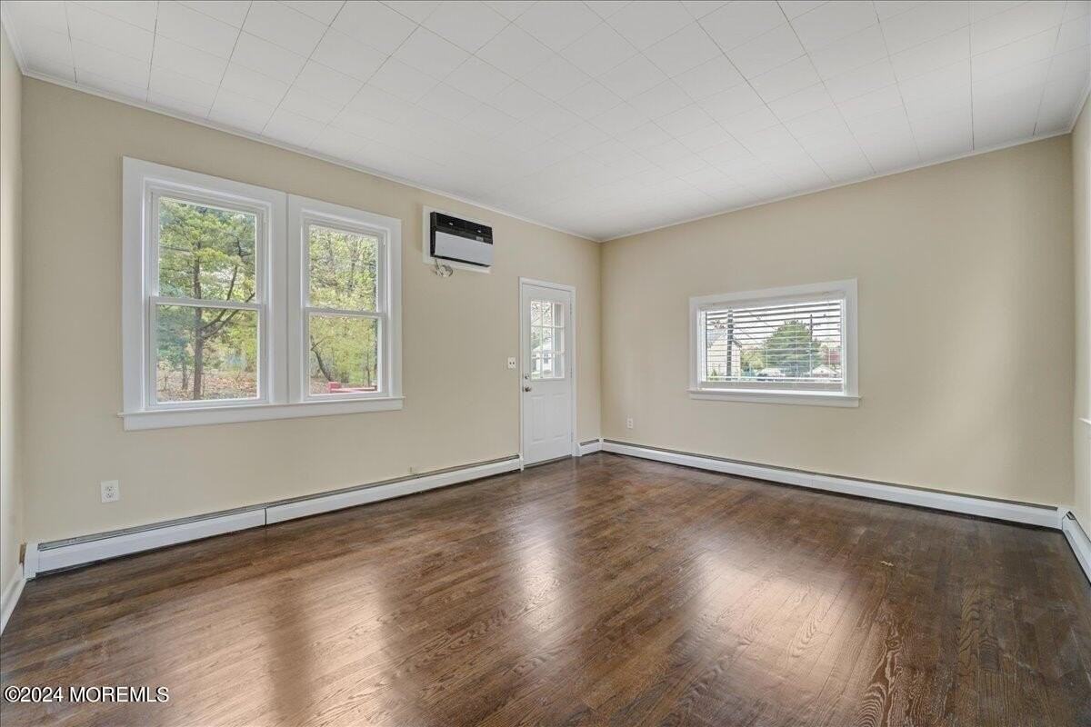 2504 Ramshorn Dr - Photo 4 of 18