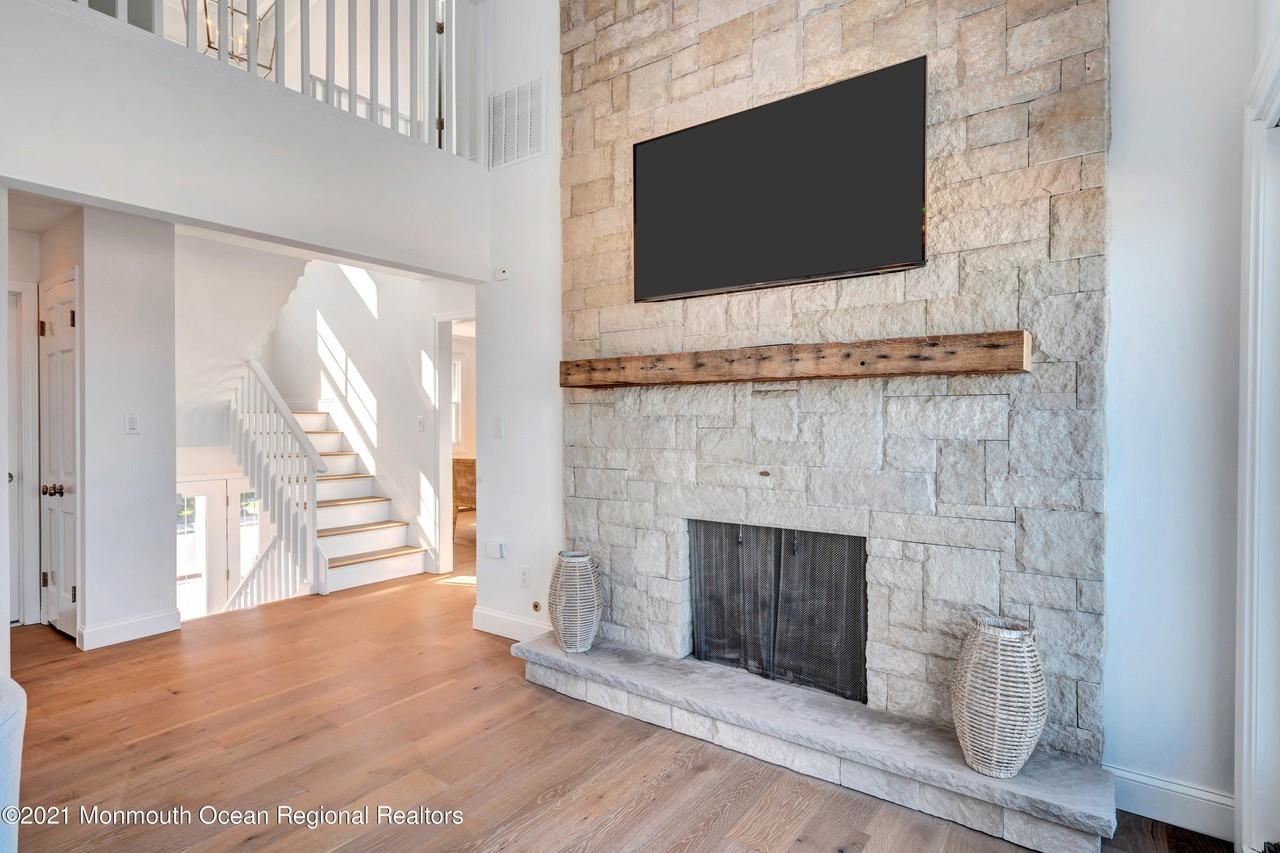 706 Morven Ter - Photo 6 of 50