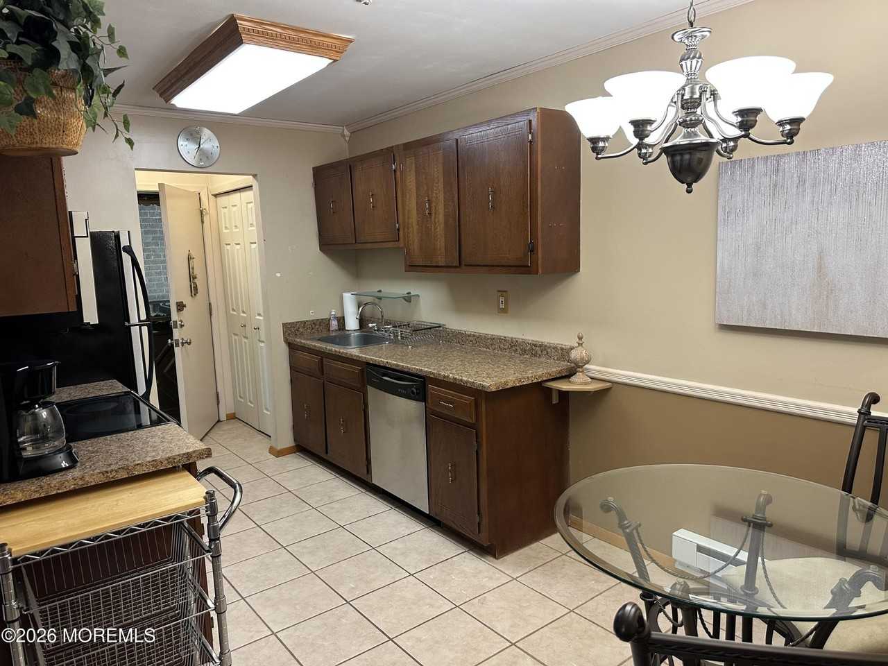 12 Pine Cluster Cir #G - Photo 3 of 9