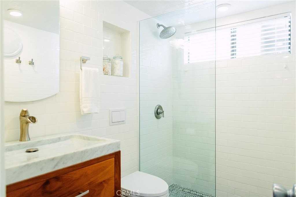 707 Heliotrope Ave - Photo 7 of 16