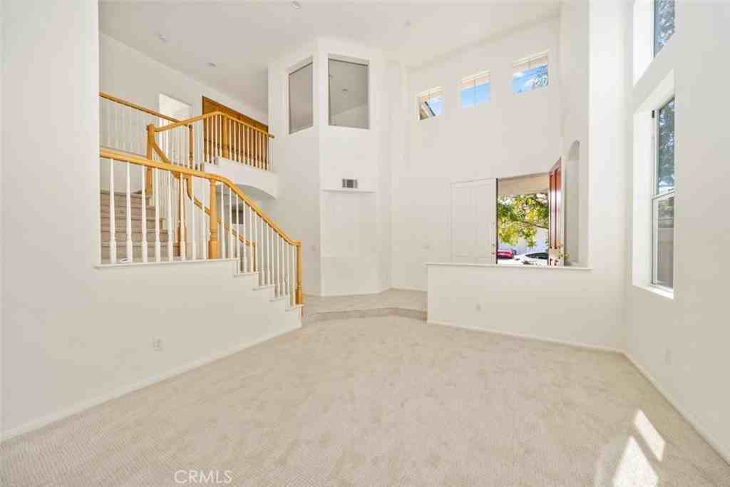 17 Camarin St - Photo 5 of 26