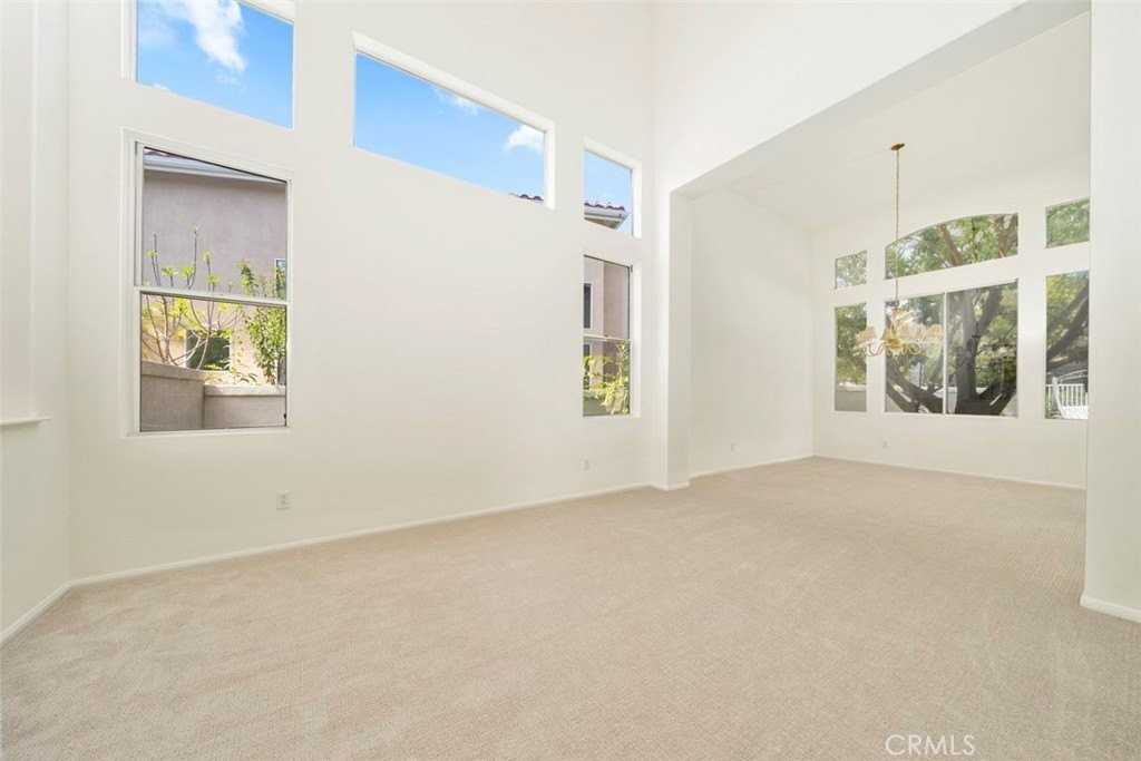 17 Camarin St - Photo 7 of 26