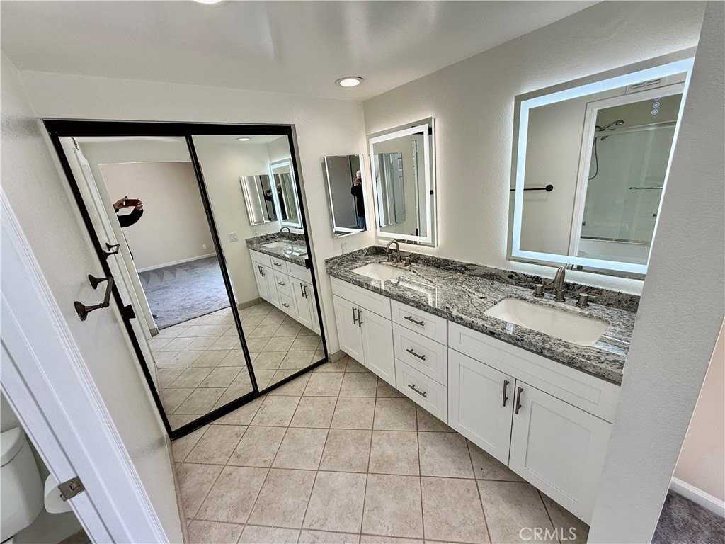 12044 Shadow Ridge Way - Photo 5 of 33