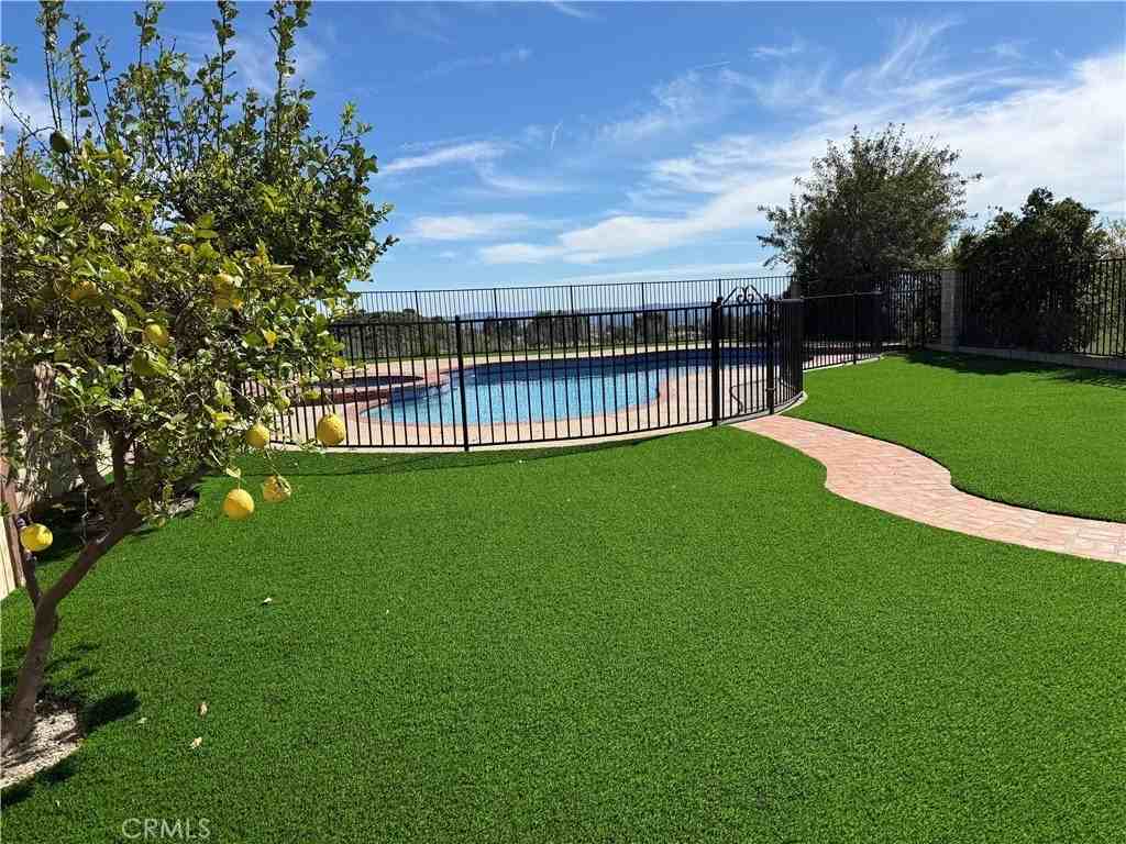 12044 Shadow Ridge Way - Photo 7 of 33