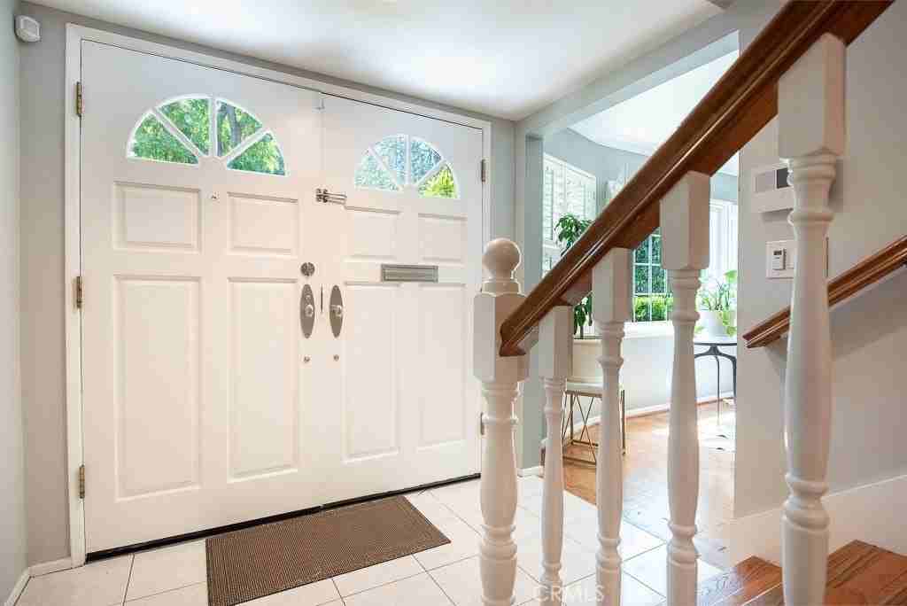 13383 Contour Dr - Photo 4 of 40