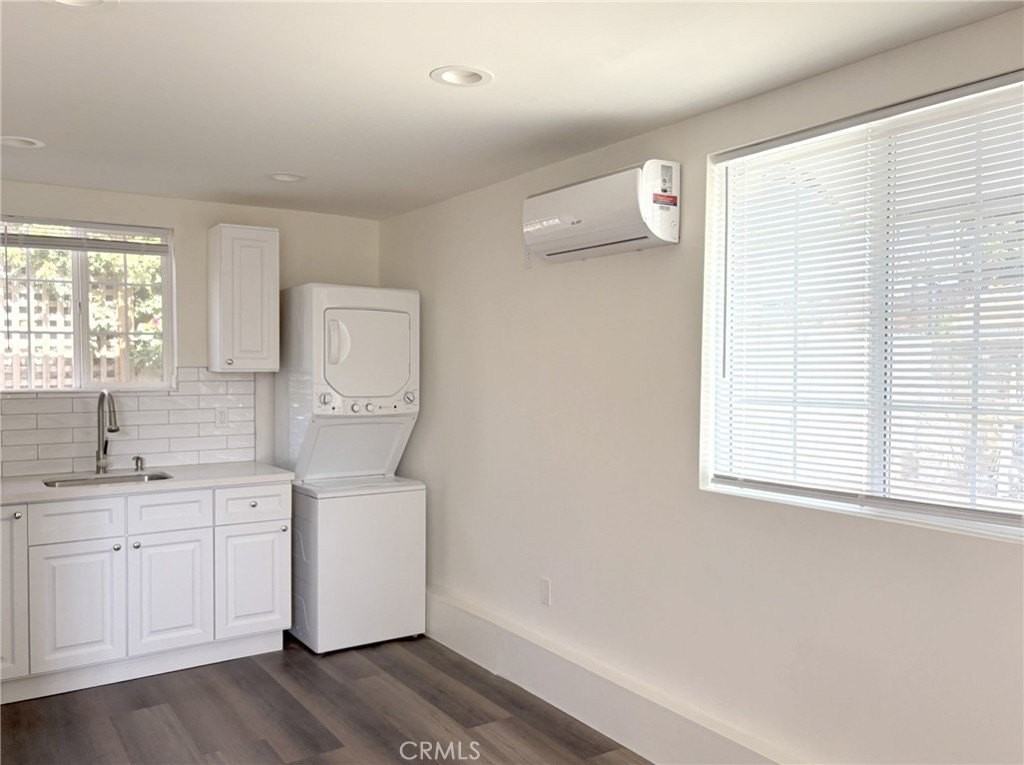5610 Riverton Ave - Photo 2 of 9