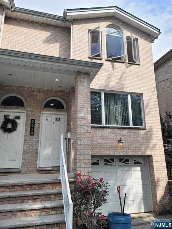 2050 Ellery Ave - Photo 2 of 8