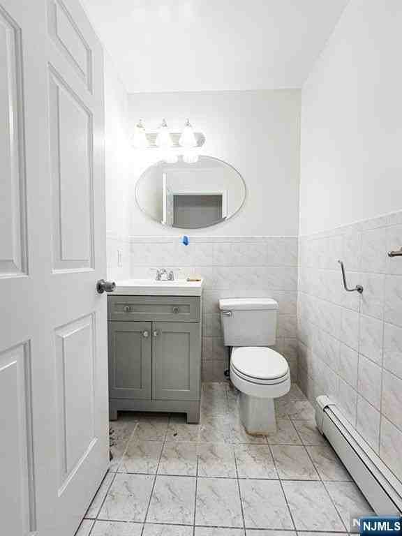 2050 Ellery Ave - Photo 3 of 8