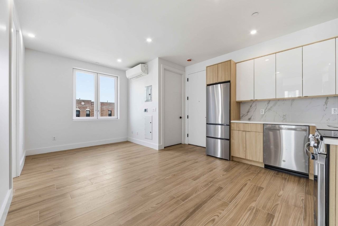 105 Hawthorne St #6C - Photo 2 of 15