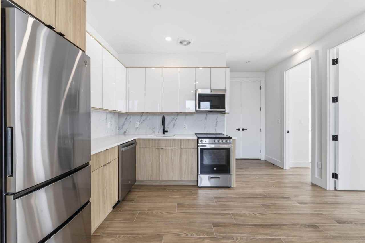 105 Hawthorne St #6C - Photo 3 of 15